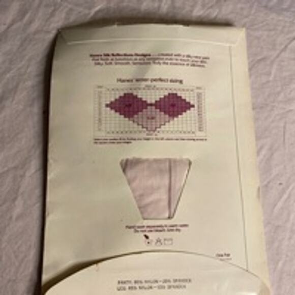 Vintage Hanes Silk Reflections Pantyhose Pink Parfait A-B NIP - Picture 4 of 4
